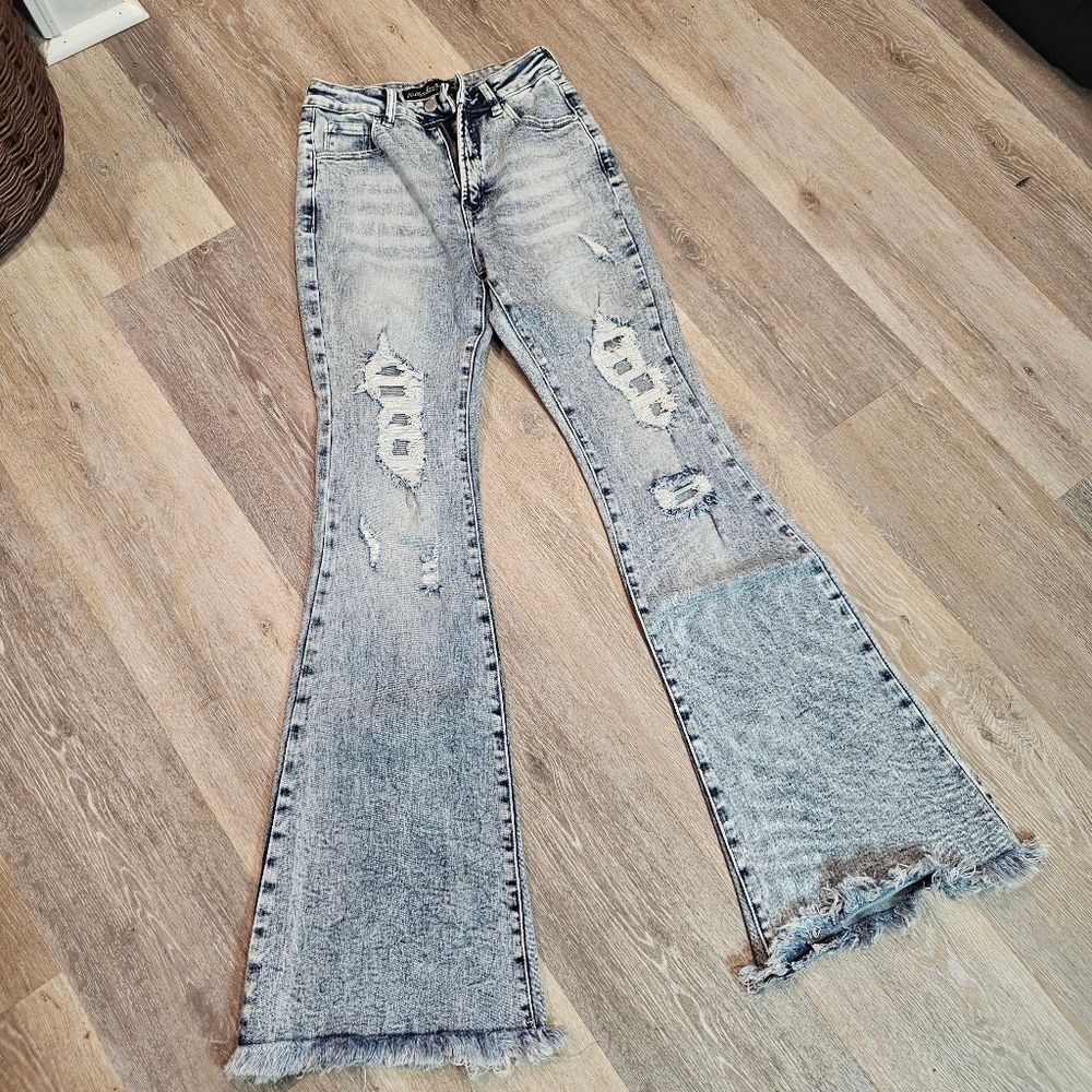 coastal cowgirl western viral lainey wilson Boho Stretchy Distressed Flare Jeans